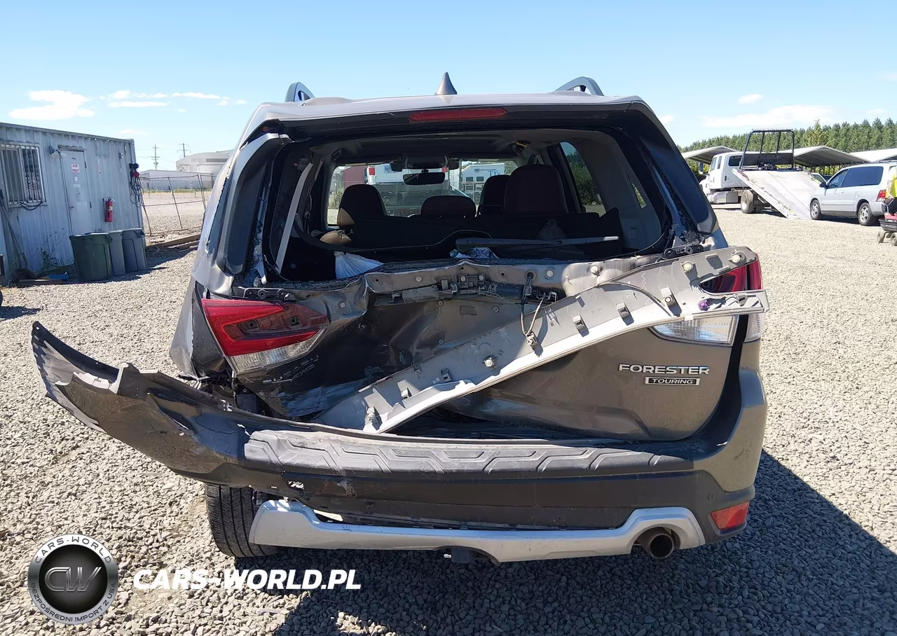 2020 Subaru Forester Touring VIN:JF2SKAXC4LH564542 - 17