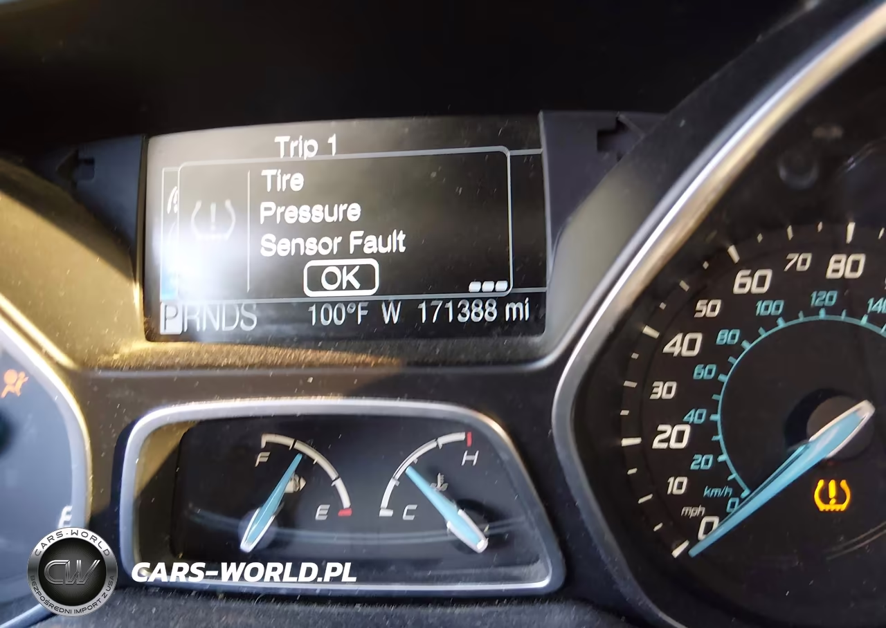 2012 Ford Focus Titanium VIN:1FAHP3N25CL413583 - 15