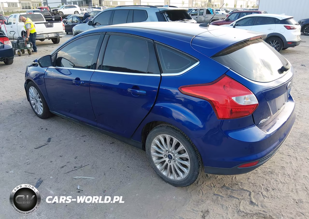 2012 Ford Focus Titanium VIN:1FAHP3N25CL413583 - 3