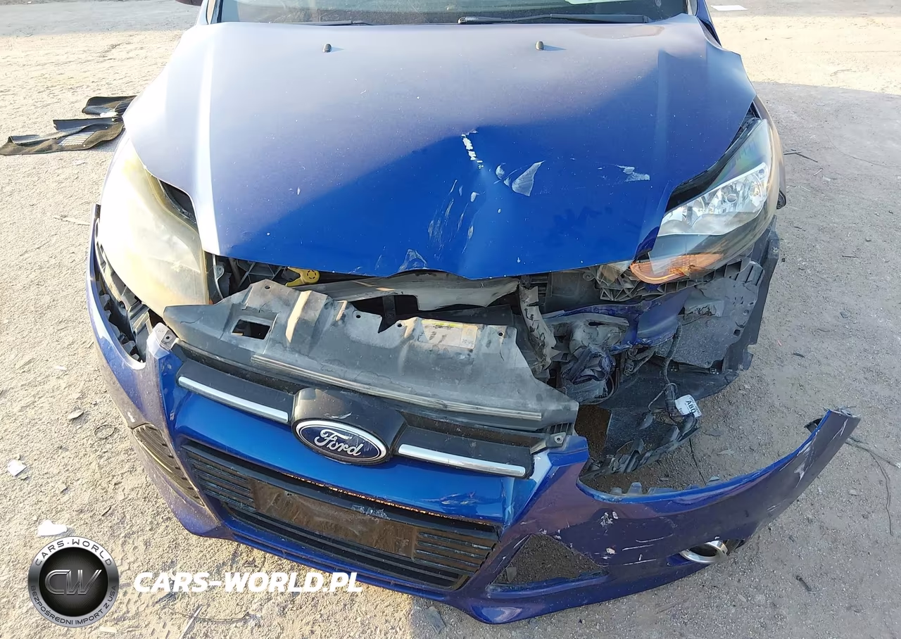 2012 Ford Focus Titanium VIN:1FAHP3N25CL413583 - 6