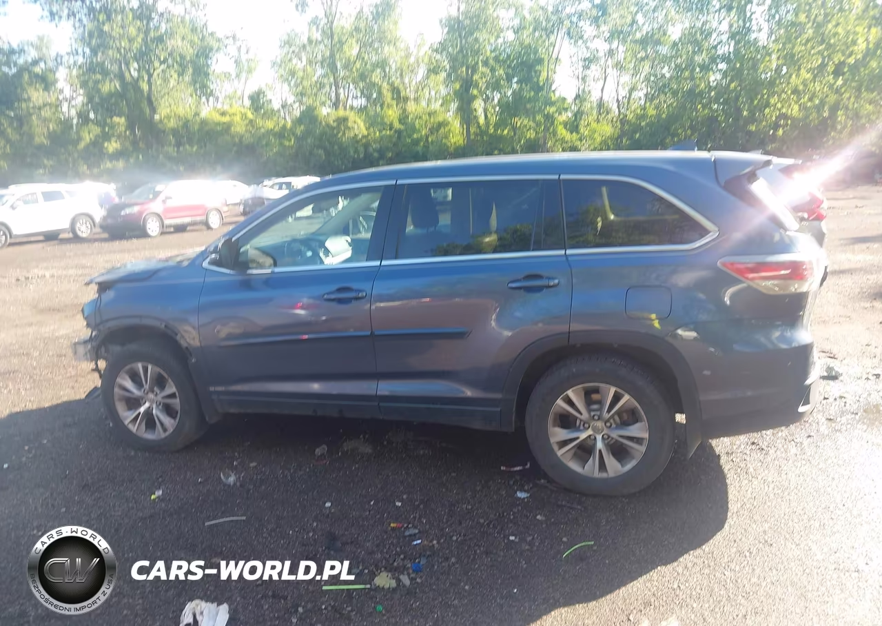2015 Toyota Highlander Le Plus V6 VIN:5TDBKRFH5FS078672 - 14