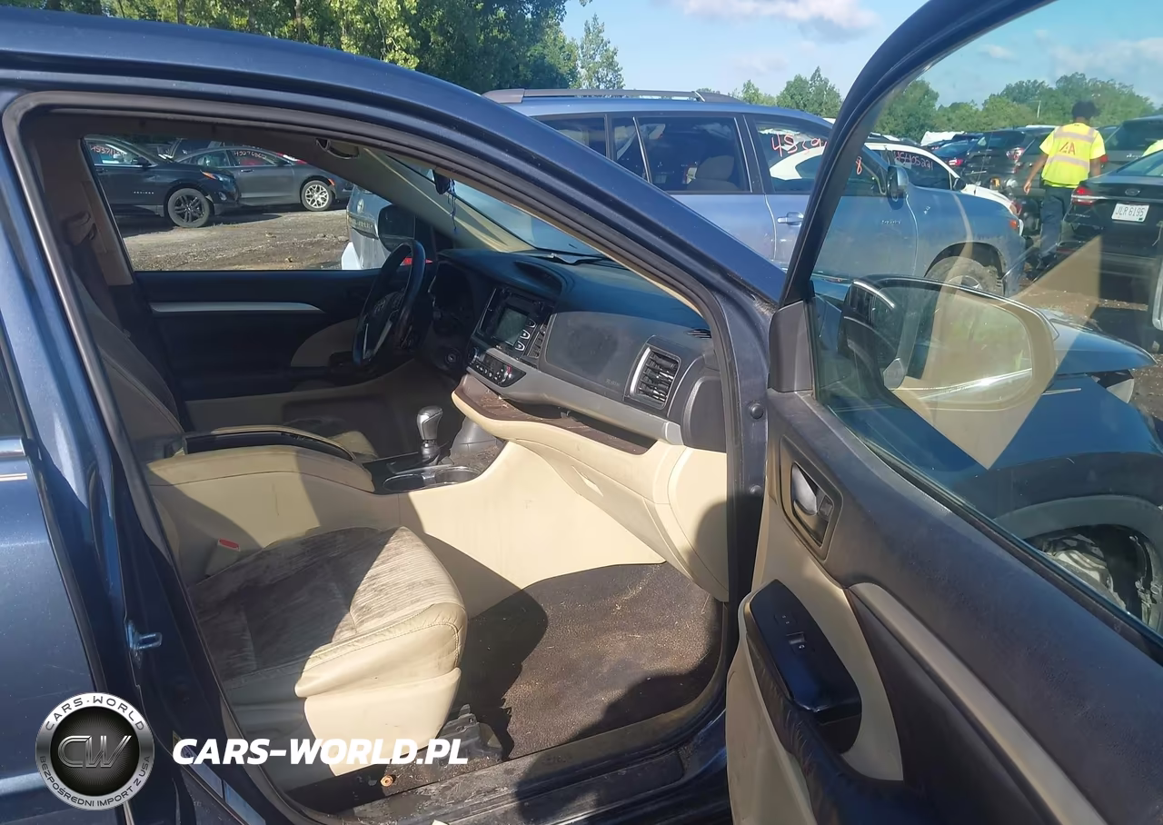 2015 Toyota Highlander Le Plus V6 VIN:5TDBKRFH5FS078672 - 5