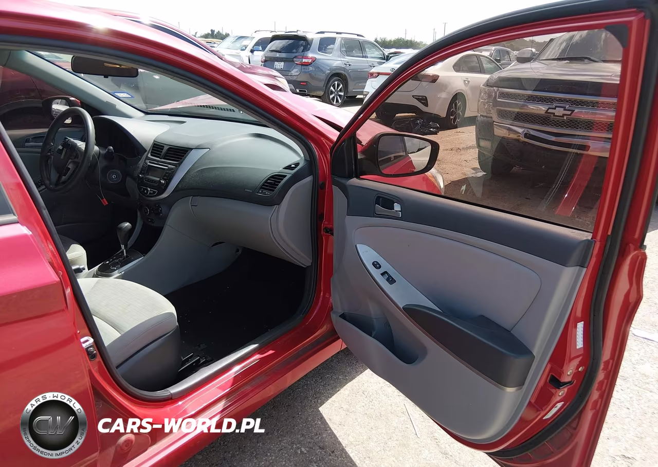 2017 Hyundai Accent Value Edition VIN:KMHCT4AE6HU347385 - 5