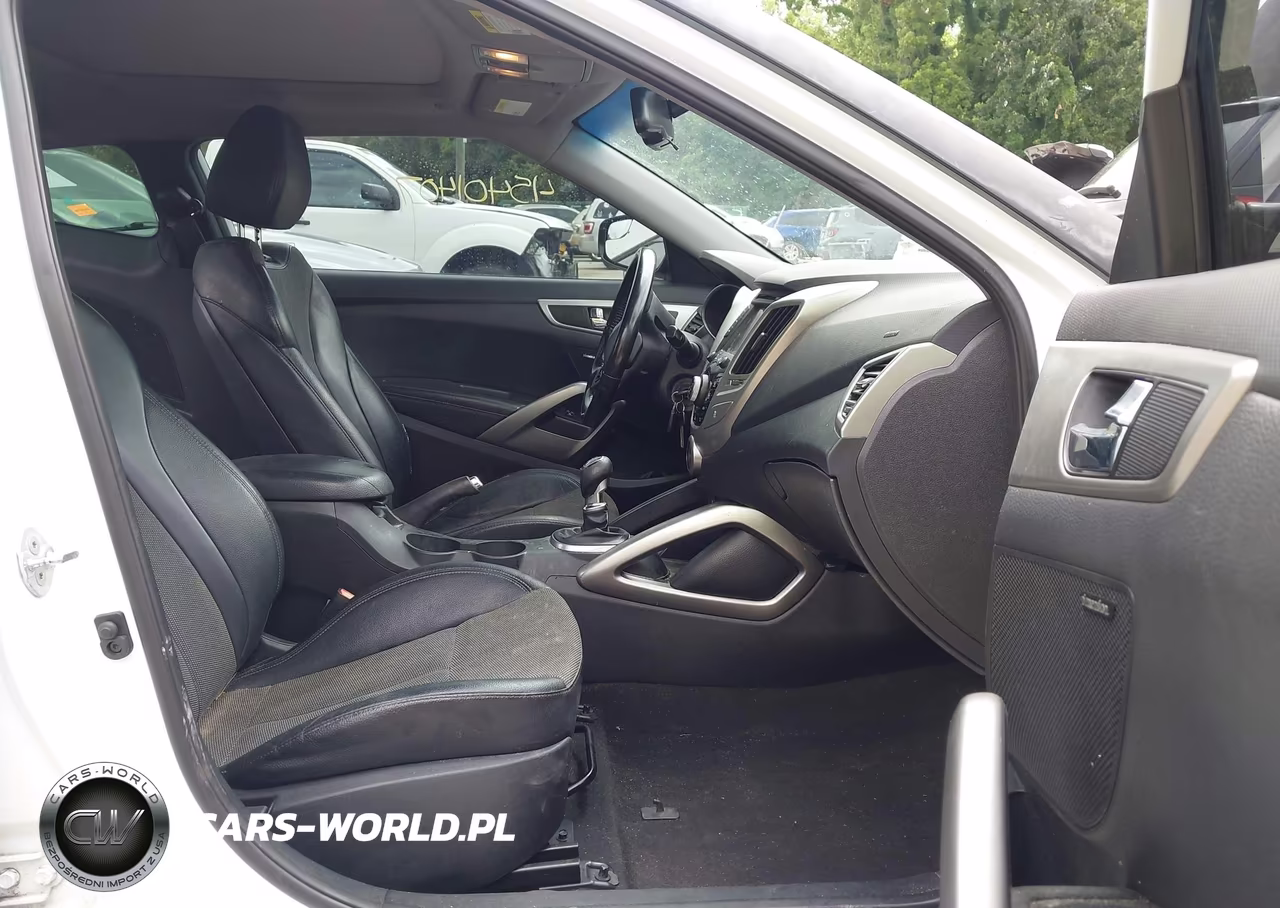 2014 Hyundai Veloster Base W-Black VIN:KMHTC6AD5EU213305 - 5