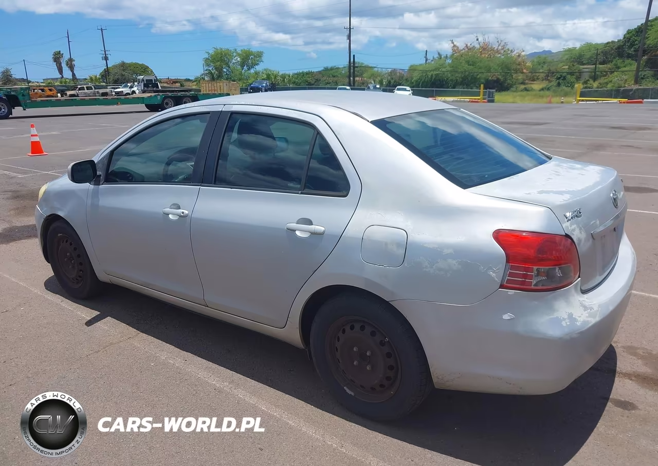 2011 Toyota Yaris VIN:JTDBT4K35B4082897 - 3