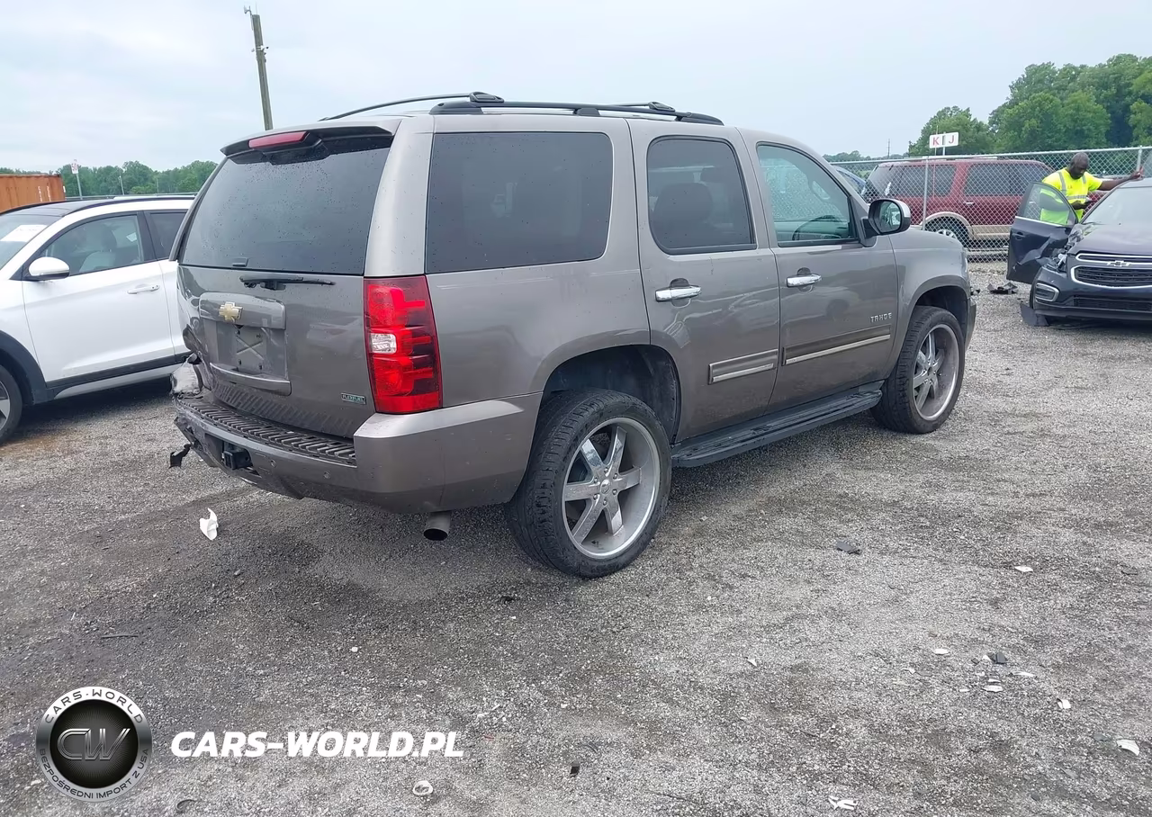2011 Chevrolet Tahoe Ls VIN:1GNSKAE02BR343982 - 4