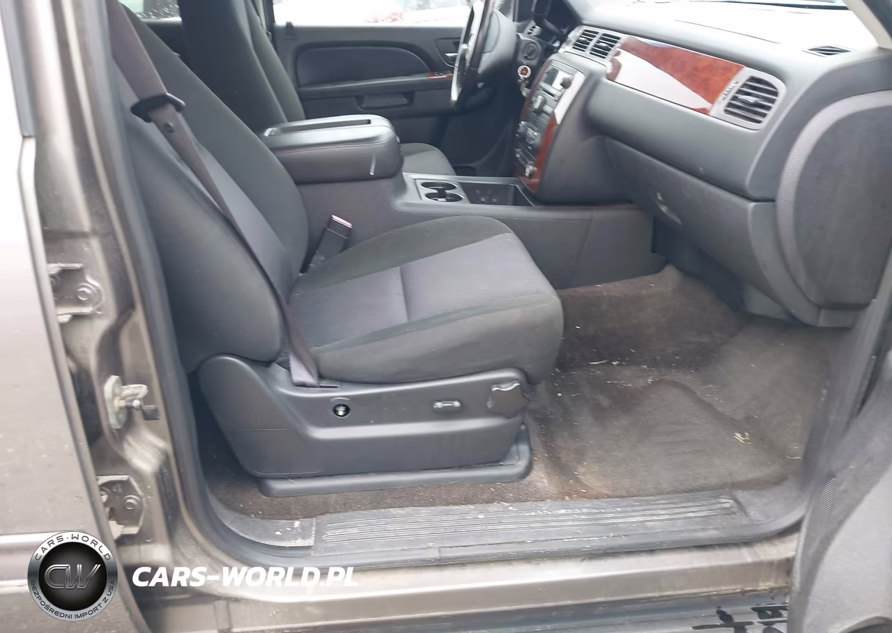2011 Chevrolet Tahoe Ls VIN:1GNSKAE02BR343982 - 5