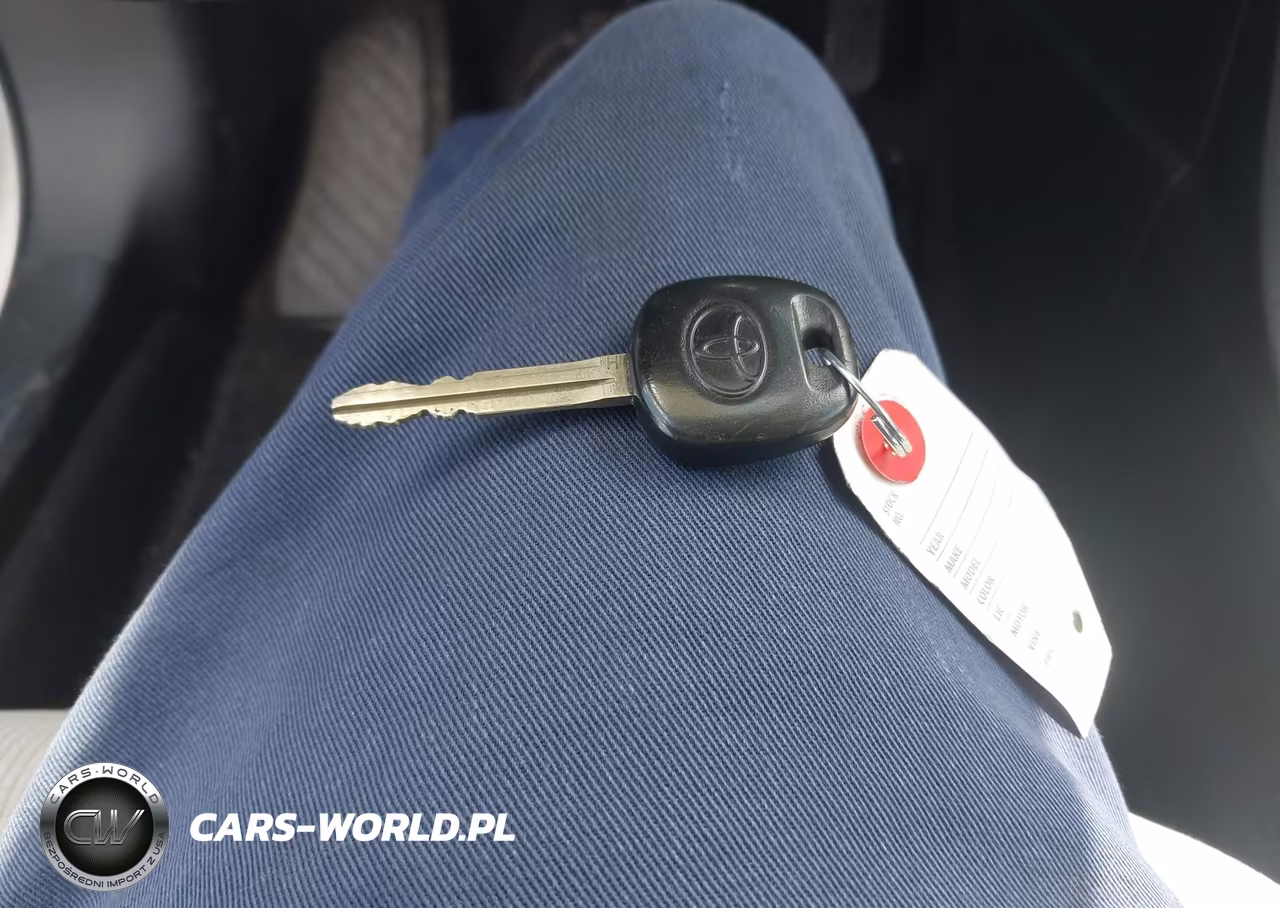 2017 Toyota Corolla L VIN:2T1BURHE3HC788310 - 11