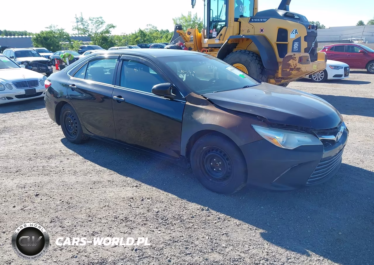 2015 Toyota Camry Hybrid Le – zdjęcie 1 z 19