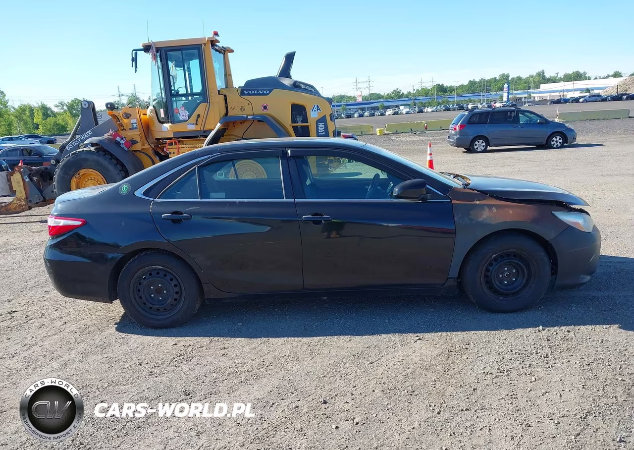 2015 Toyota Camry Hybrid Le VIN:4T1BD1FK5FU172310 - 13