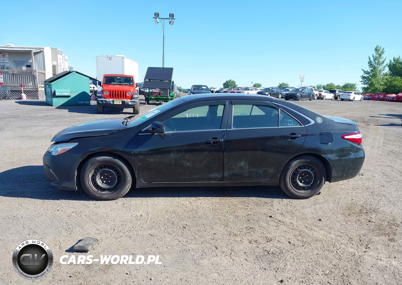 2015 Toyota Camry Hybrid Le VIN:4T1BD1FK5FU172310 - 14
