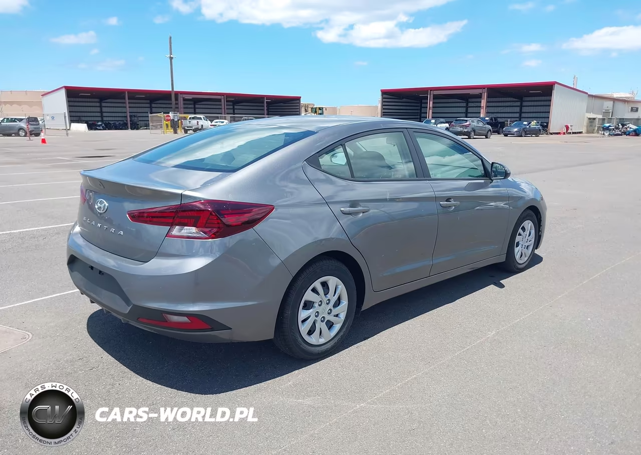 2019 Hyundai Elantra Se VIN:5NPD74LF8KH486051 - 4