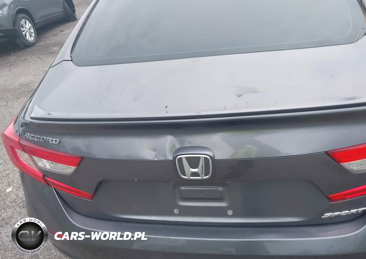2018 Honda Accord Sport VIN:1HGCV1F32JA179001 - 17