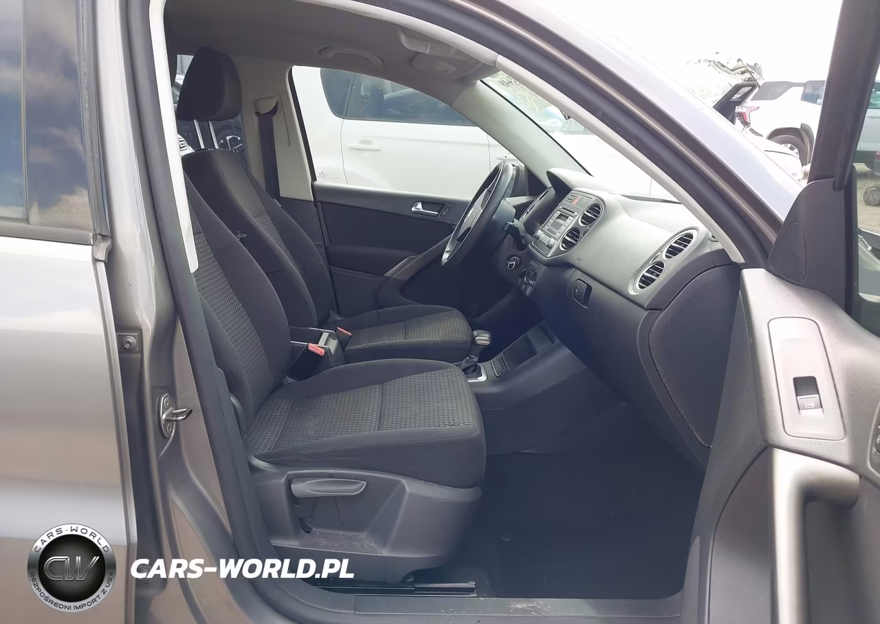 2010 Volkswagen Tiguan S VIN:WVGAV7AX9AW512019 - 5