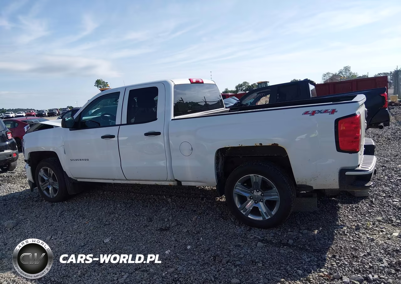 2017 Chevrolet Silverado 1500 Custom VIN:1GCVKPEH8HZ142384 - 14