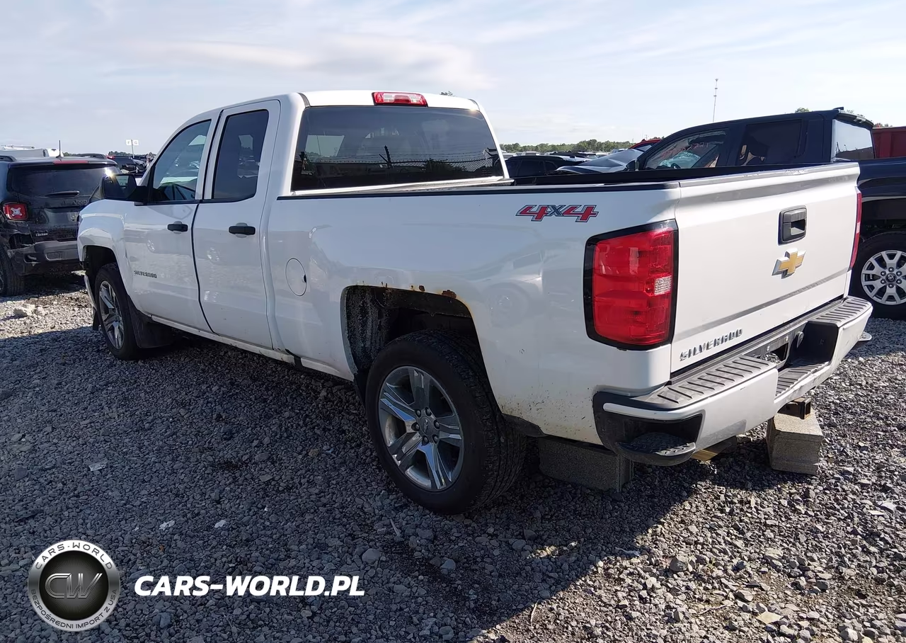 2017 Chevrolet Silverado 1500 Custom VIN:1GCVKPEH8HZ142384 - 3