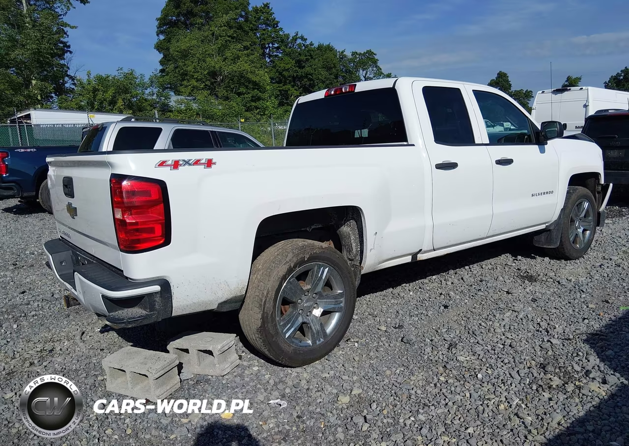 2017 Chevrolet Silverado 1500 Custom VIN:1GCVKPEH8HZ142384 - 4
