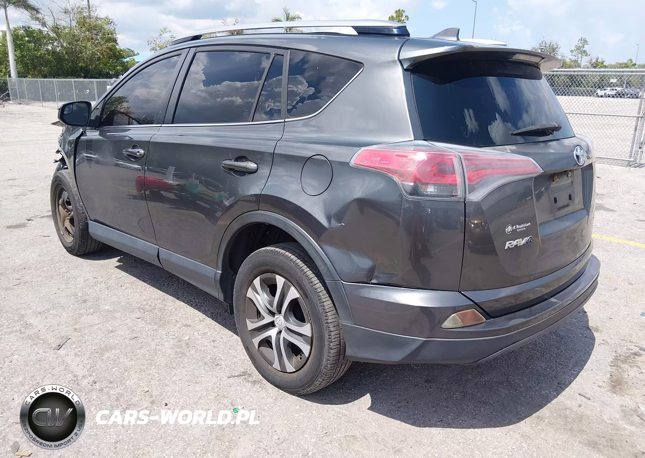 2017 Toyota Rav4 Le VIN:JTMZFREV2HJ106678 - 3
