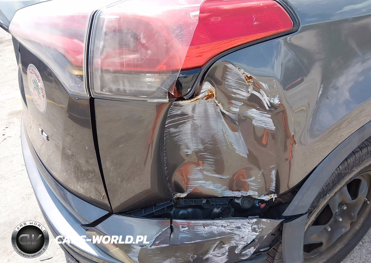 2017 Toyota Rav4 Le VIN:JTMZFREV2HJ106678 - 6