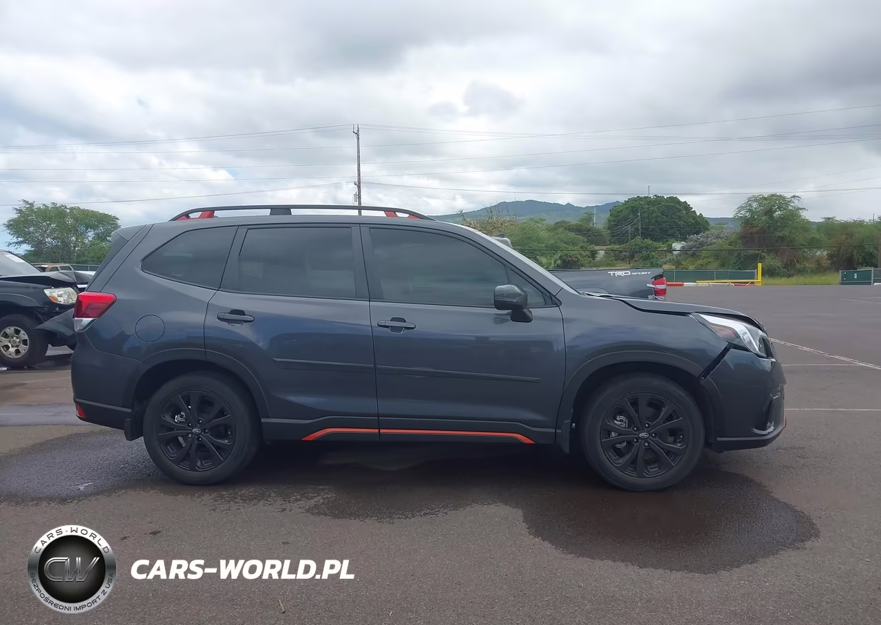 2022 Subaru Forester Sport VIN:JF2SKAJC4NH512095 - 13