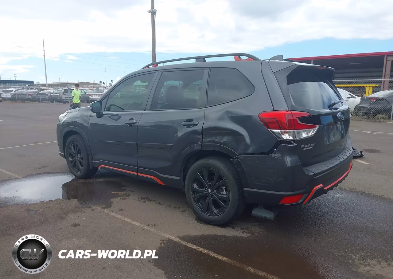 2022 Subaru Forester Sport VIN:JF2SKAJC4NH512095 - 3