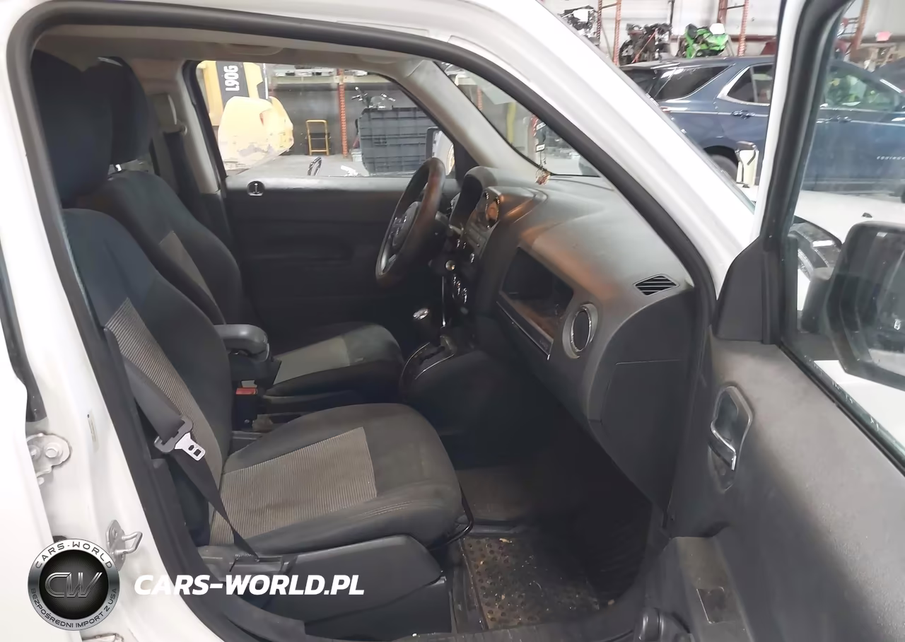2014 Jeep Patriot Altitude VIN:1C4NJPBAXED757831 - 5