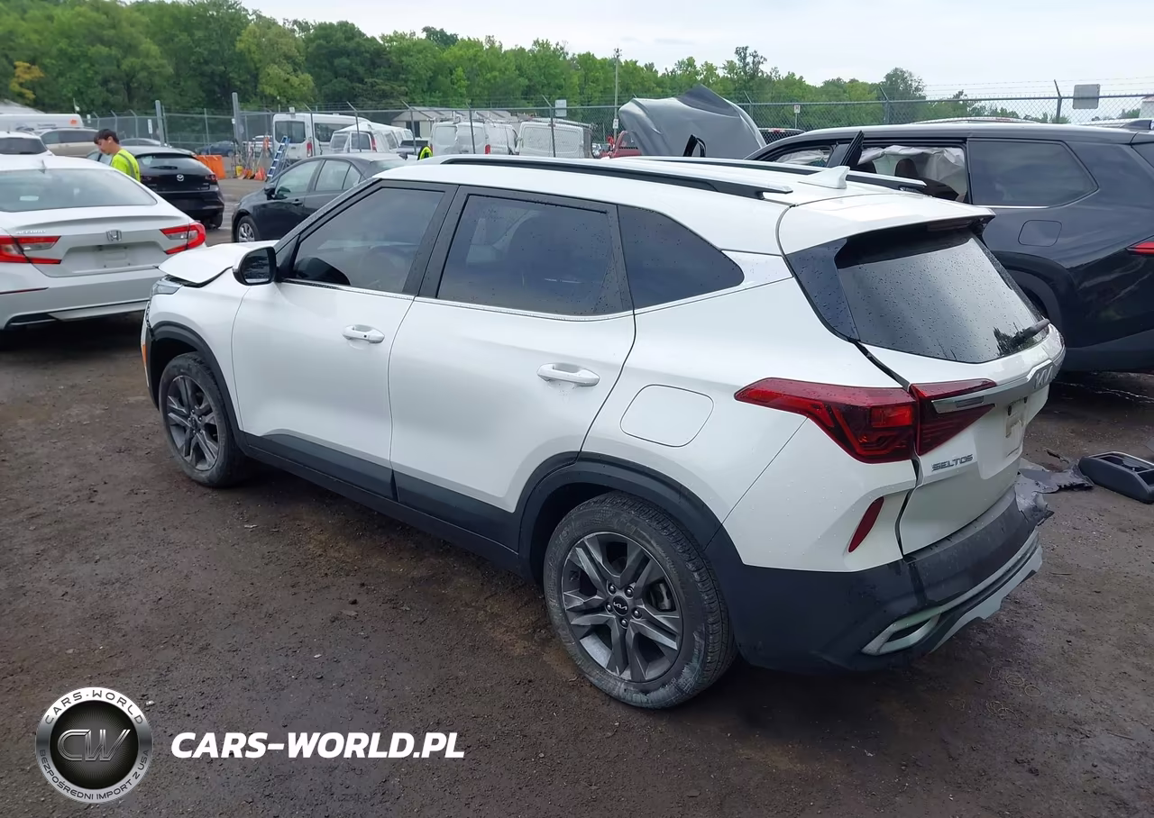 2023 Kia Seltos S VIN:KNDEU2AA1P7447323 - 3