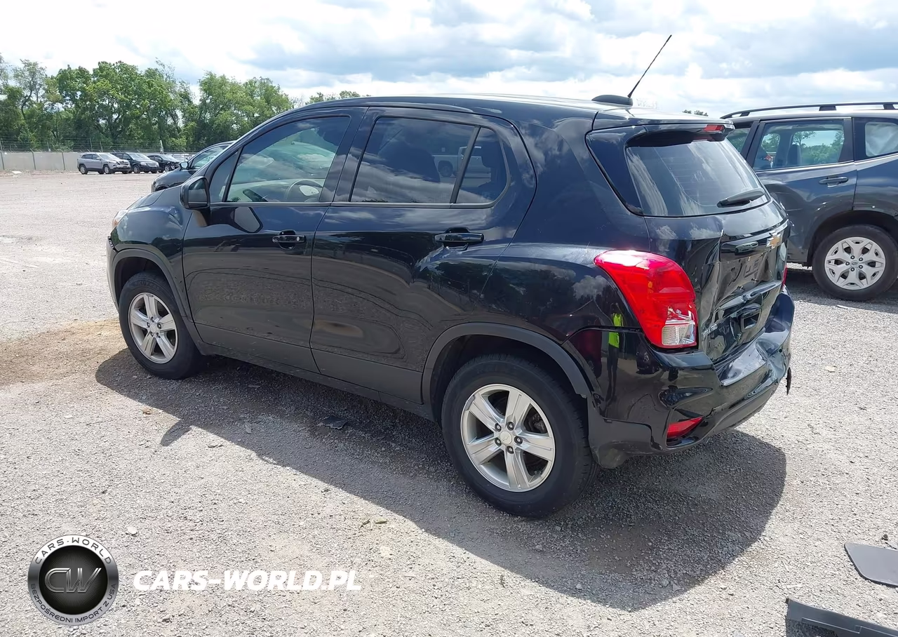 2019 Chevrolet Trax Ls VIN:3GNCJNSB5KL157641 - 3