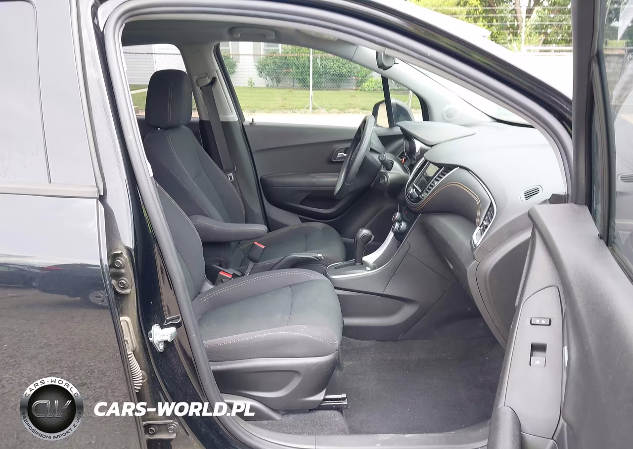 2019 Chevrolet Trax Ls VIN:3GNCJNSB5KL157641 - 5