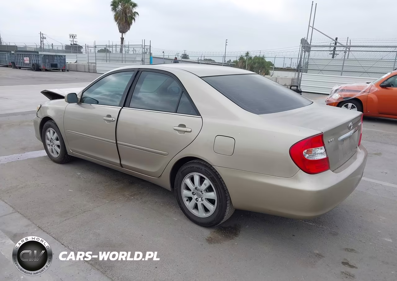 2003 Toyota Camry Xle V6 VIN:4T1BF32K13U052138 - 3