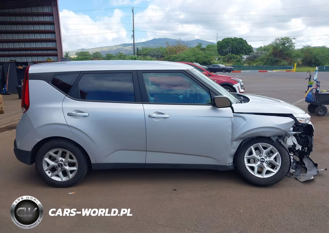 2021 Kia Soul S VIN:KNDJ23AU5M7762173 - 13