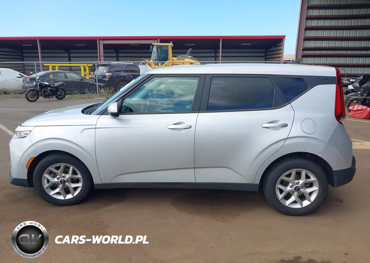 2021 Kia Soul S VIN:KNDJ23AU5M7762173 - 14