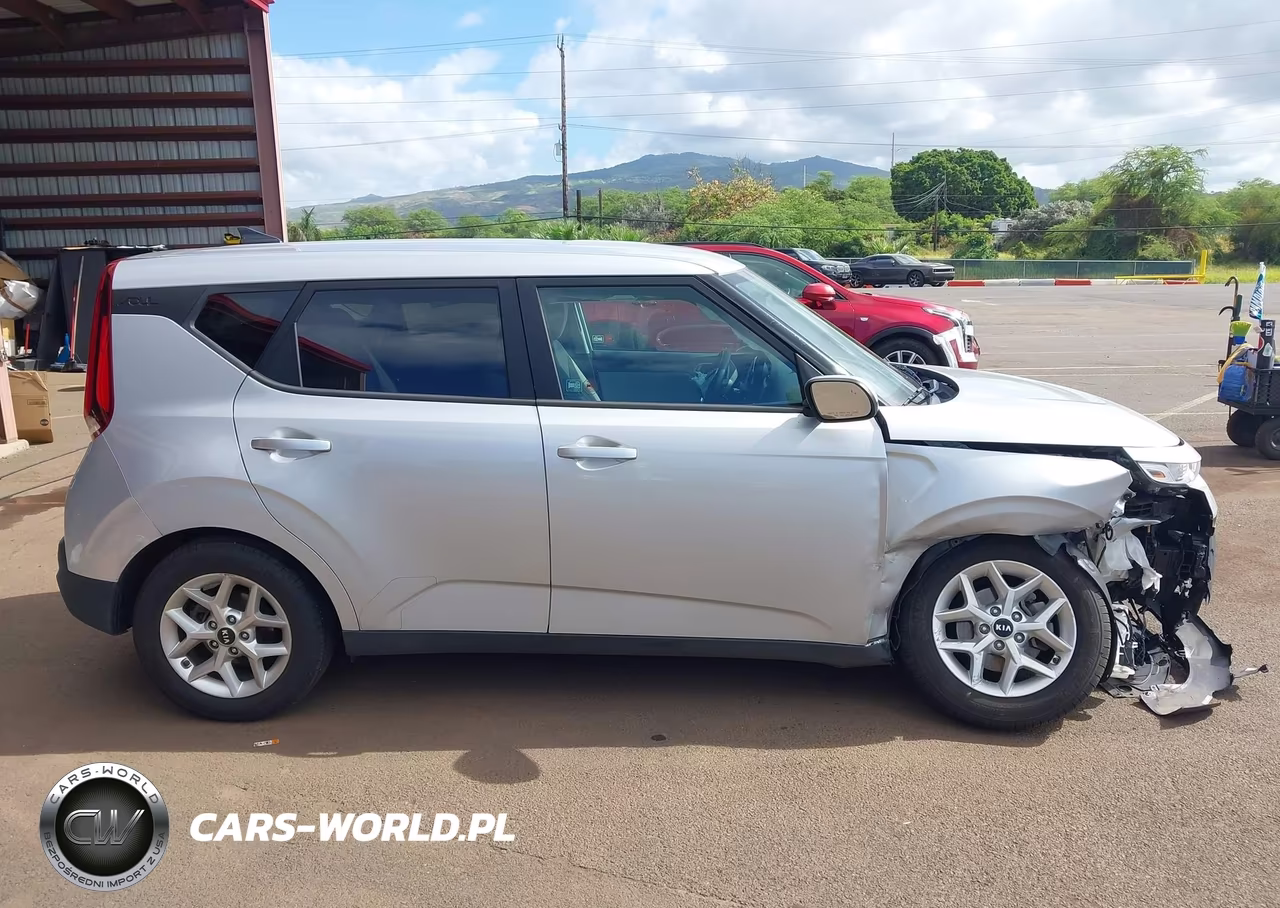 2021 Kia Soul S VIN:KNDJ23AU5M7762173 - 18