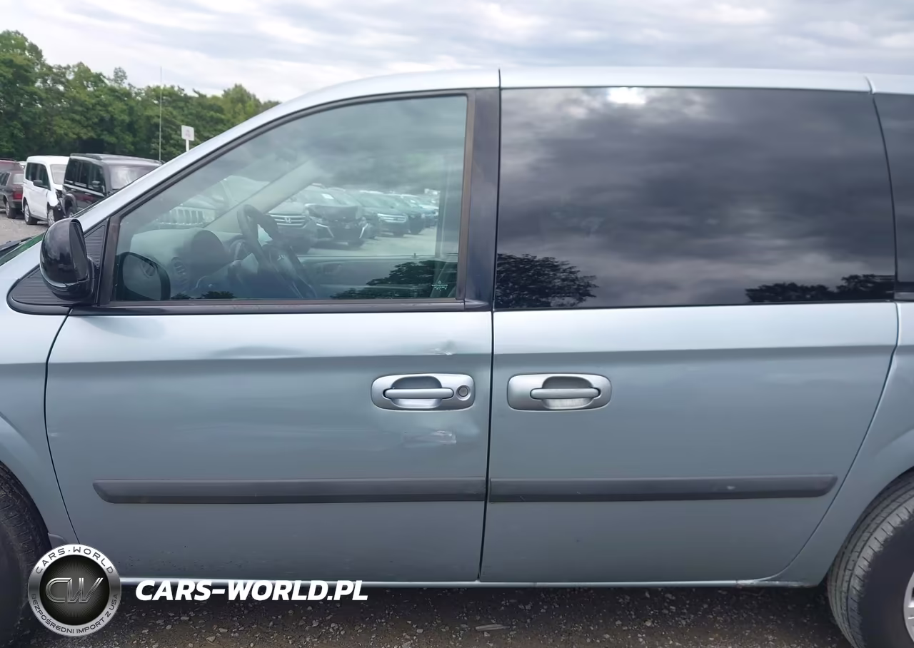 2005 Chrysler Town & Country VIN:1C4GP45R65B388310 - 14