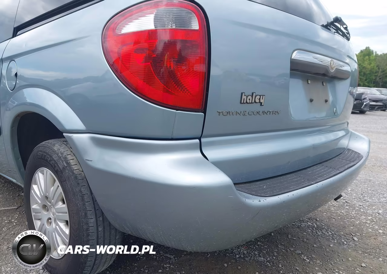 2005 Chrysler Town & Country VIN:1C4GP45R65B388310 - 15
