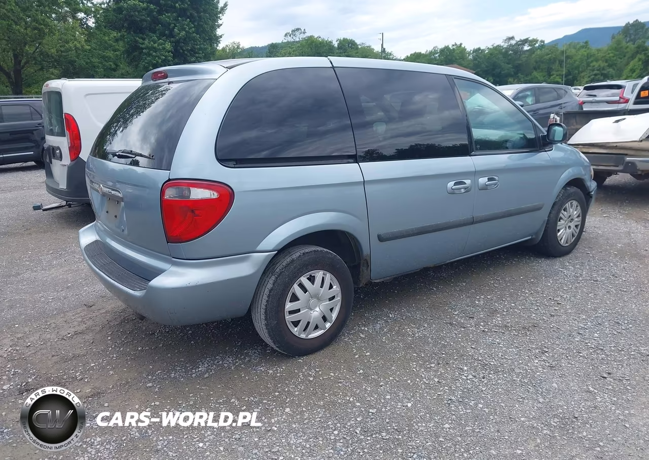 2005 Chrysler Town & Country VIN:1C4GP45R65B388310 - 4