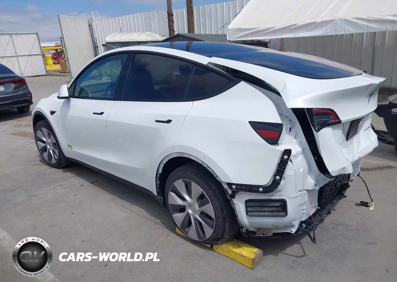 2023 Tesla Model Y Awd-Long Range Dual Motor All-Wheel Drive VIN:7SAYGDEE1PA078602 - 3