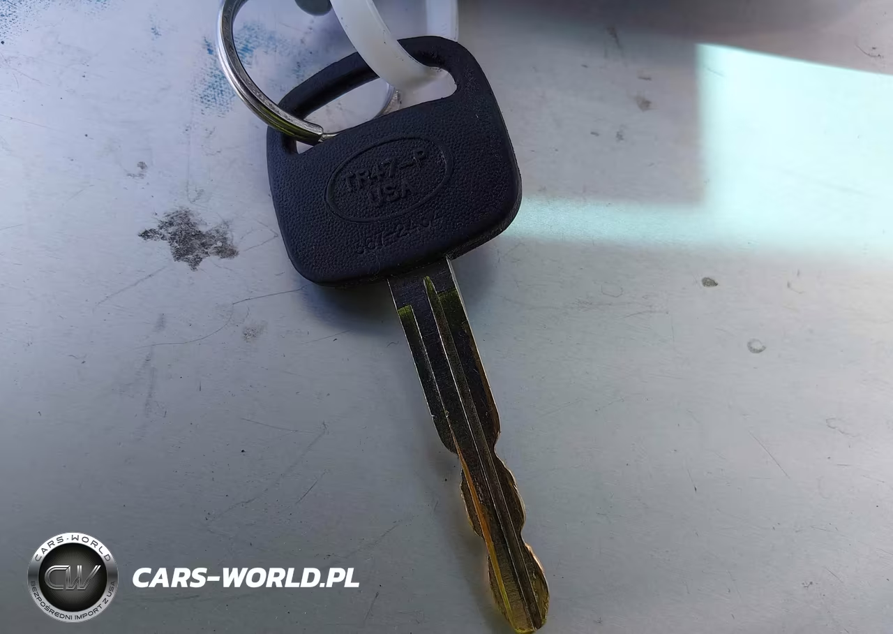 2002 Toyota Camry Le VIN:JTDBE32KX20099570 - 11
