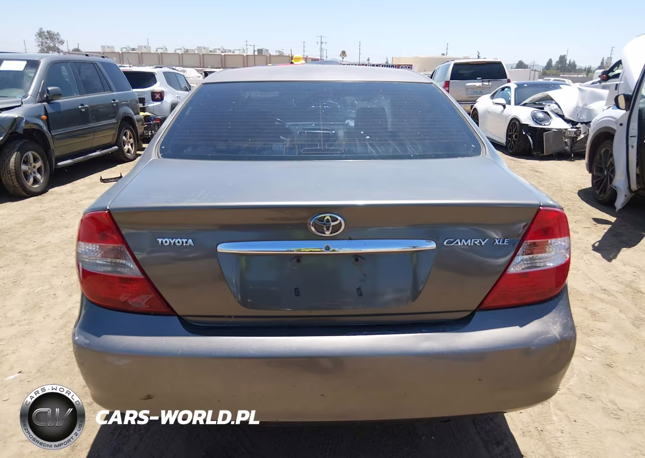 2002 Toyota Camry Le VIN:JTDBE32KX20099570 - 16