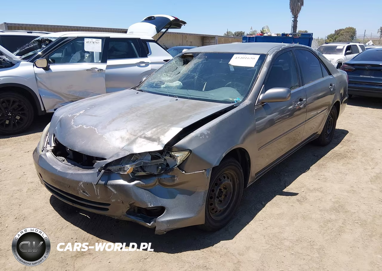 2002 Toyota Camry Le VIN:JTDBE32KX20099570 - 2