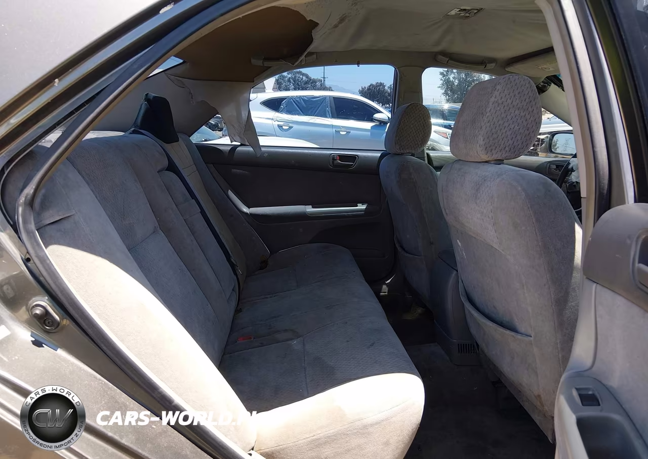 2002 Toyota Camry Le VIN:JTDBE32KX20099570 - 8