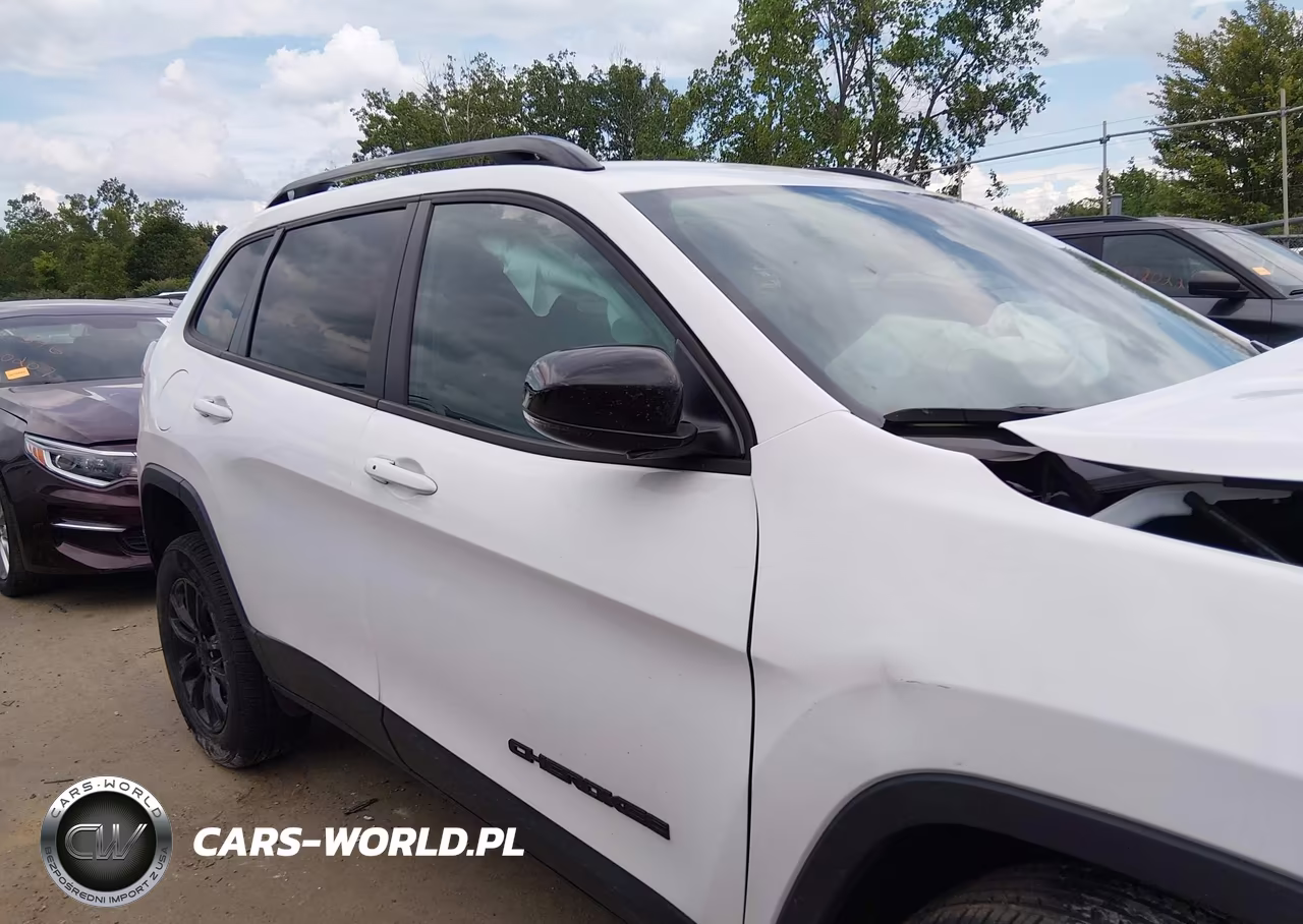 2023 Jeep Cherokee Altitude Lux 4X4 VIN:1C4PJMMB6PD107071 - 13