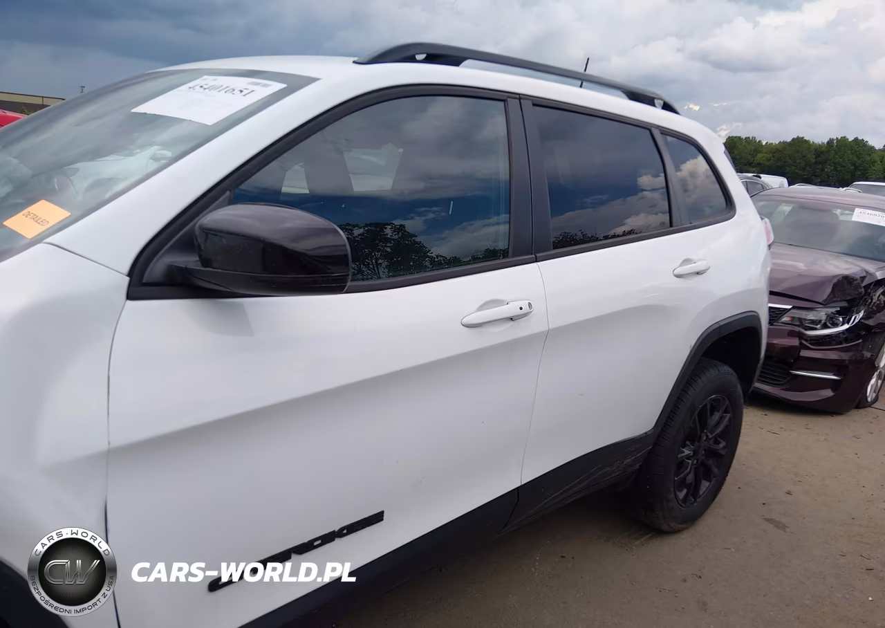 2023 Jeep Cherokee Altitude Lux 4X4 VIN:1C4PJMMB6PD107071 - 14