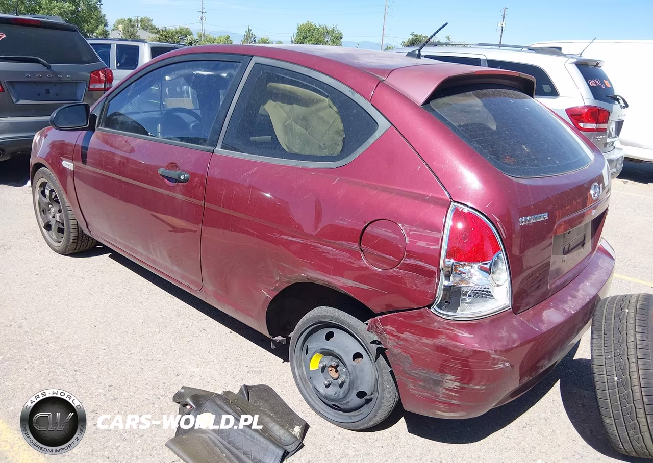 2007 Hyundai Accent Gs VIN:KMHCM36C77U027067 - 3