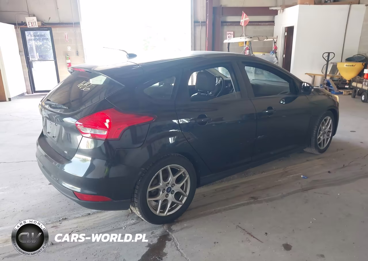 2015 Ford Focus Se VIN:1FADP3K20FL238036 - 4