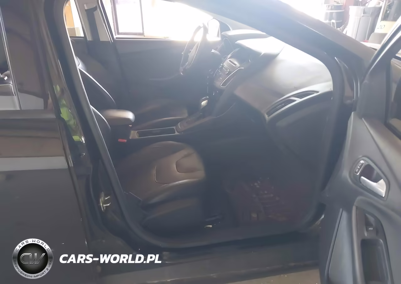 2015 Ford Focus Se VIN:1FADP3K20FL238036 - 5