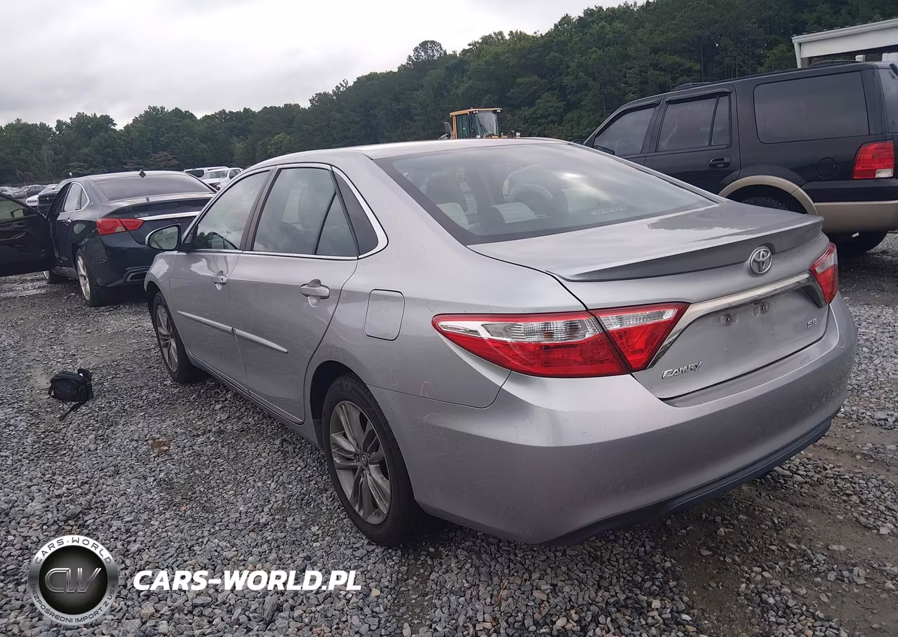 2017 Toyota Camry Se VIN:4T1BF1FK3HU684693 - 3