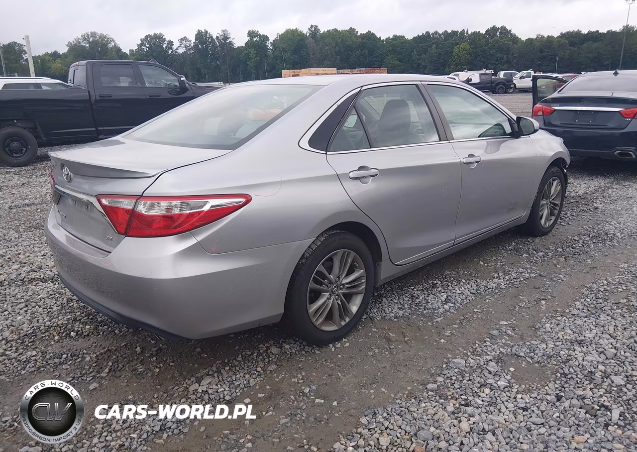 2017 Toyota Camry Se VIN:4T1BF1FK3HU684693 - 4