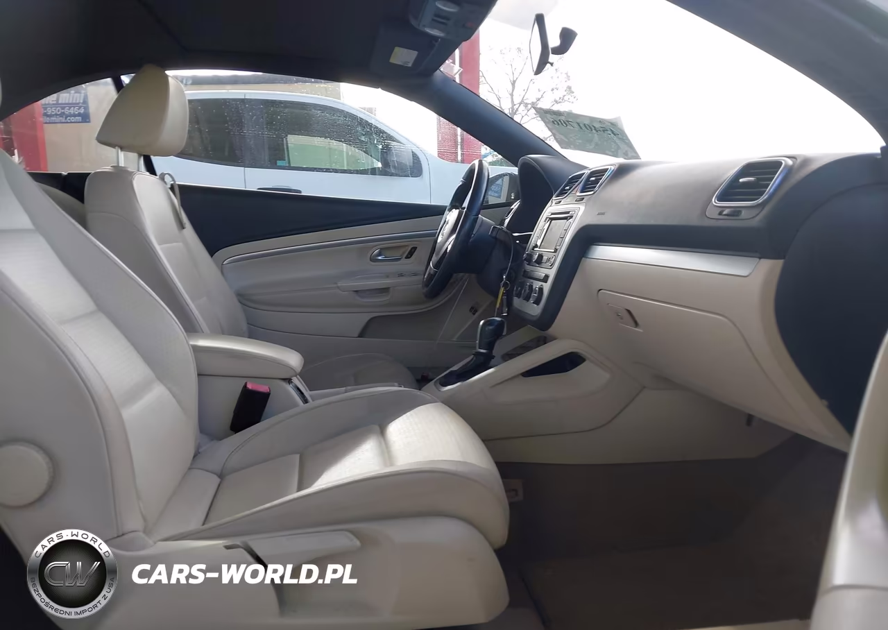 2015 Volkswagen Eos Komfort Edition VIN:WVWBW8AH3FV000418 - 5