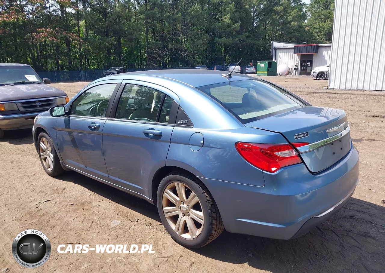 2011 Chrysler 200 Touring VIN:1C3BC1FB7BN602399 - 3